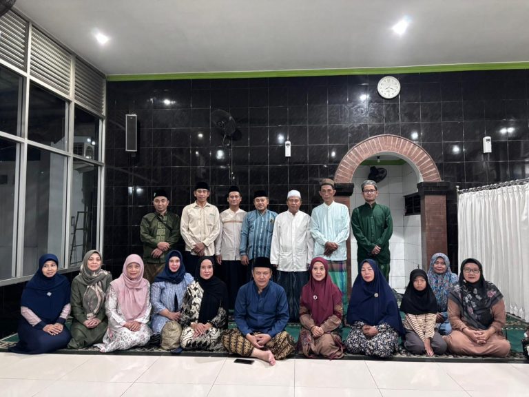 Tarawih Bersama di Masjid Al-Ikhlas Kantor Kementerian Agama Kabupaten Sidoarjo: Pererat Ukhuwah dan Sinergi Antar Satker
