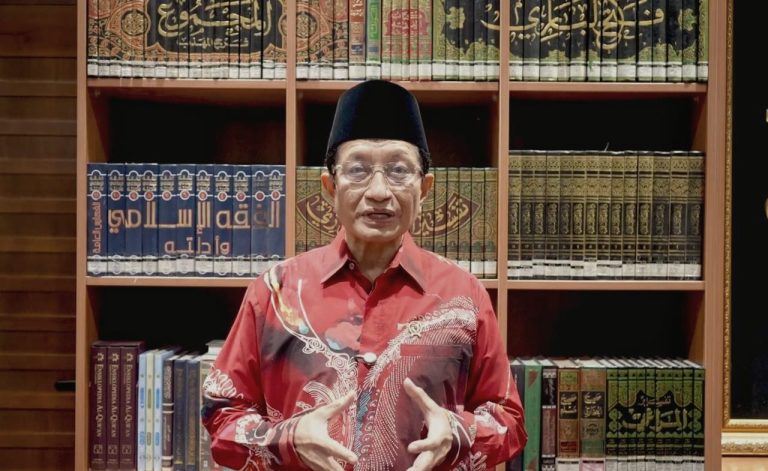 Menag Ajak Umat Islam Lampaui Standar Minimal Zakat, Perkuat Infak dan Sedekah