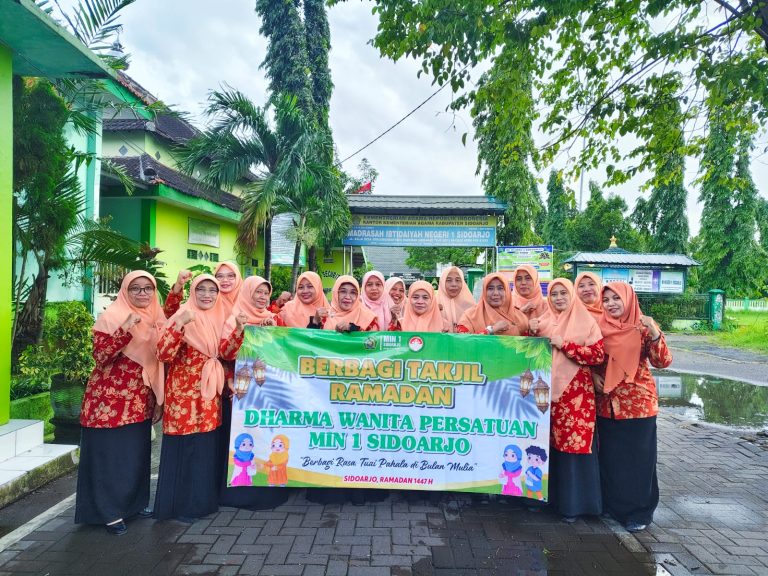 Berbagi Rasa, Jaga Semesta: DWP MIN 1 Sidoarjo Pelopori Gerakan “Revolusi Takjil Tanpa Nyampah”
