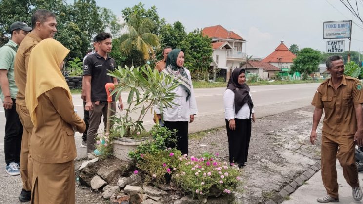 Perkuat Jejaring Kerja, MTsN 4 Sidoarjo Gandeng Dishub untuk Realisasi Lampu Penyeberangan Siswa