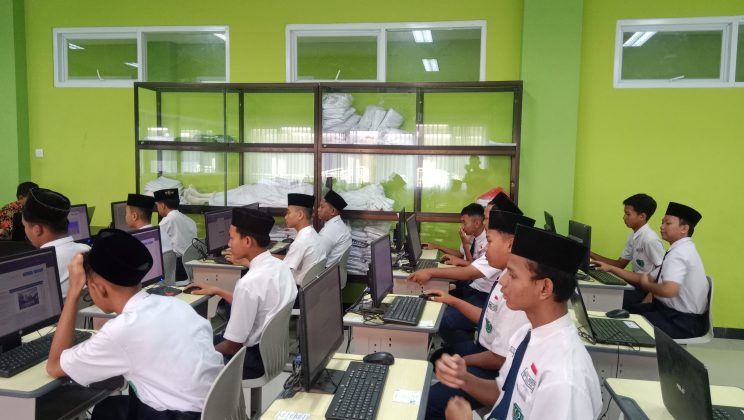 Optimalkan Standar Mutu, MTsN 3 Sidoarjo Gelar Tes Kemampuan Akademik (TKA) Kelas 9