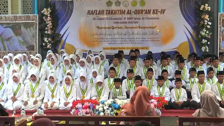 Hadiri Wisuda Tahfiz Al-Chusnaini, Kepala Kankemenag Sidoarjo Tekankan Pentingnya Benteng Al-Qur’an