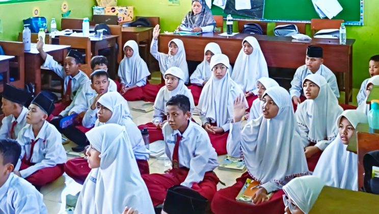Supervisi Akademik IPAS di MIN 1 Sidoarjo: Integrasi Kurikulum Berbasis Cinta dan Pembelajaran Mendalam Angkat Isu Banjir