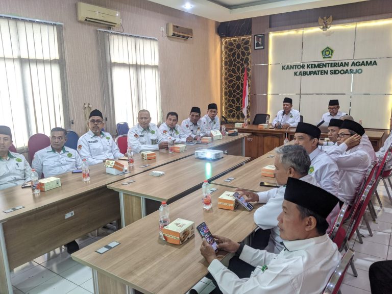 Kepala Kankemenag Sidoarjo Beri Penguatan Kinerja Kepala KUA Sambut Sasaran Kerja Tahun 2026