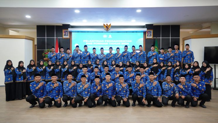 Ikuti Pelantikan Secara Hybrid, 63 PNS Kemenag Sidoarjo Siap Berikan Layanan Terbaik