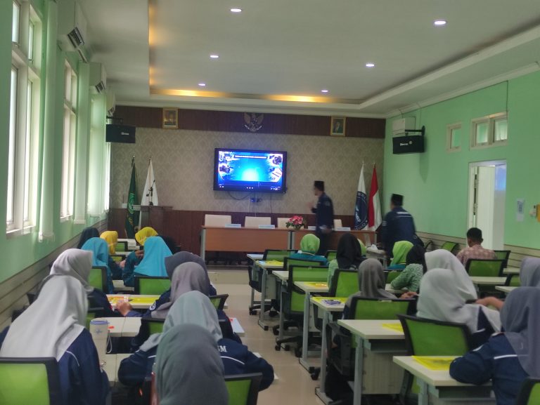 Perkuat Kompetensi Literasi, Tim Jurnalis MTsN 3 Sidoarjo Ikuti Diklat Dasar di MAN 2 Mojokerto