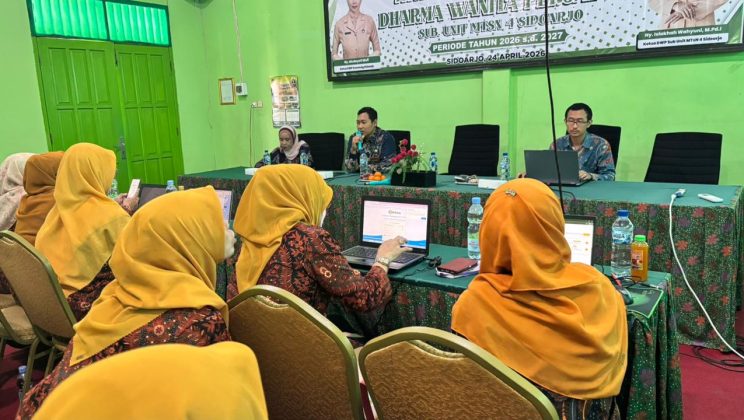Tingkatkan Profesionalisme ASN, MTsN 4 Sidoarjo Bedah Layanan Kepegawaian di Ruang Rupatama