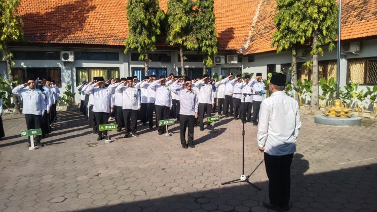 Kasi Bimas Islam Kemenag Sidoarjo Tekankan Disiplin dan Peningkatan Pelayanan dalam Apel Pagi