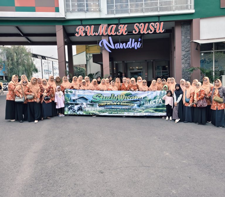 Tingkatkan Kekompakan dan Edukasi, DWP Sub Unit MTsN 4 Sidoarjo Gelar Wisata Edukasi dan Outbound Ceria di Malang