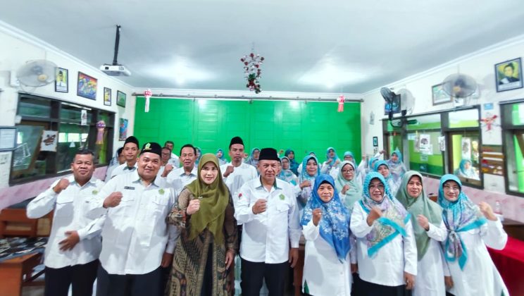 Resmikan Bimtek MIN 1 Sidoarjo, Kepala Kemenag Sidoarjo Ajak Guru Melek Teknologi dan Stop Hukuman Fisik Tanpa Pelanggaran HAM