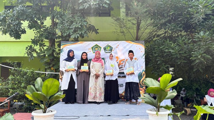 Sambut Tahun Baru Islam 1448 H, MTsN 4 Sidoarjo Gelar Rangkaian Lomba Islami hingga Santunan Puluhan Siswa Yatim/Yatim Piatu