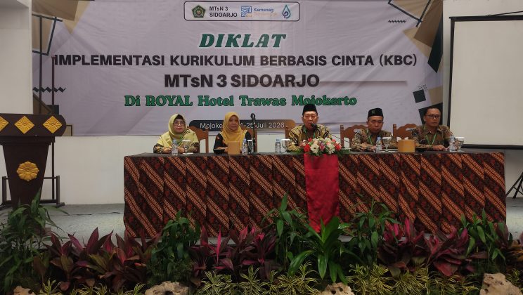Siapkan Generasi Emas Melalui KBC, MTsN 3 Sidoarjo Gandeng Pakar UINSA dalam Bimtek Intensif
