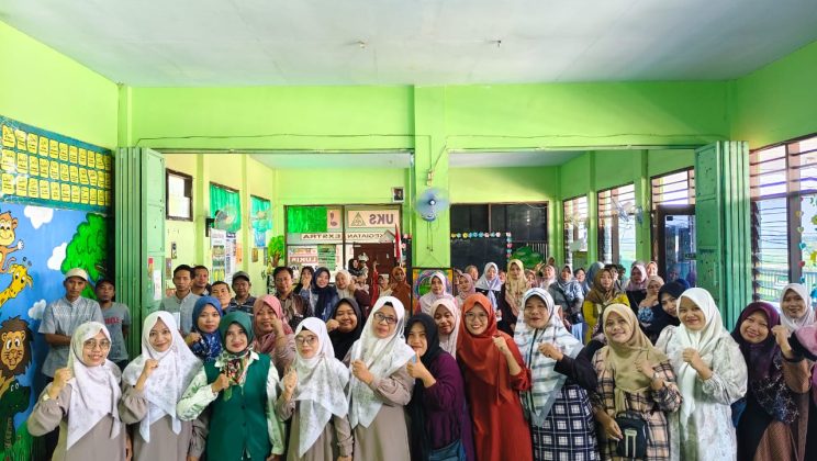 Pengawas Madrasah Perkuat Peran Orang Tua Melalui Parenting “Menjadi Orang Tua Asyik Jauh dari Toxic” di MI Himmatul Ulya Tulangan