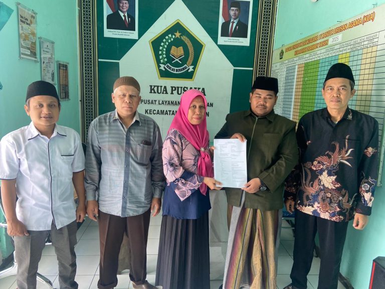 KUA Prambon Fasilitasi Ikrar Wakaf Tanah untuk Pondok Pesantren Tahfidzul Qur’an Putri Nurul Huda