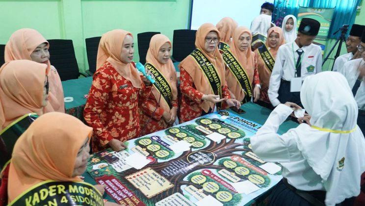Tanamkan Toleransi Sejak Dini, Dharma Wanita MTsN 4 Sidoarjo Gelar Sosialisasi Moderasi Beragama Berbasis Panca Cinta