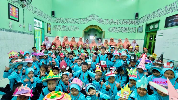 Wujudkan Madrasah Ramah Anak dan Inklusif, DWP MIN 1 Sidoarjo Gelar Pembinaan Moderasi Beragama saat MATAMUDA