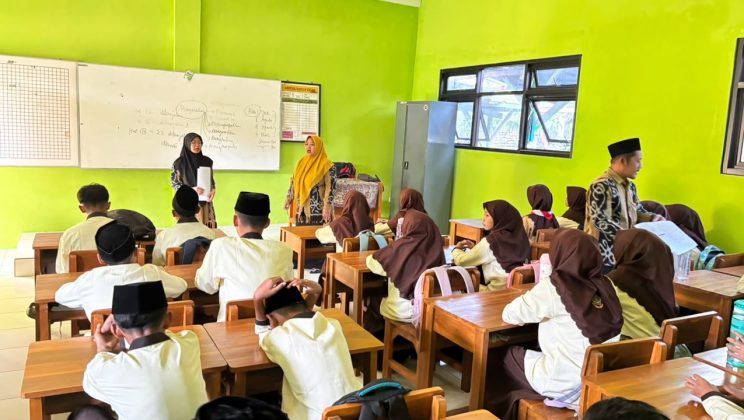 Petakan Kemampuan Siswa, MTsN 4 Sidoarjo Gelar Tes BTQ dan Penjaringan Kelas Tahfidz