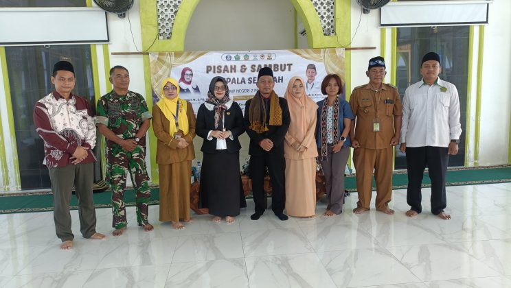 KUA Prambon Hadiri Pisah Sambut Kepala SMP Negeri 2 Prambon Kabupaten Sidoarjo