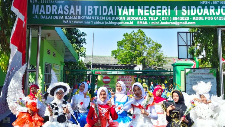 Merdeka dari Sampah: Cara Unik MIN 1 Sidoarjo Edukasi Lingkungan dalam Peringatan HUT RI ke-81