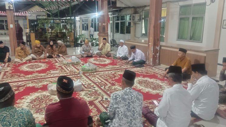 Tasyakuran HUT ke-81 Kemerdekaan RI Kecamatan Prambon, KUA Prambon Pimpin Tahlil dan Doa Bersama