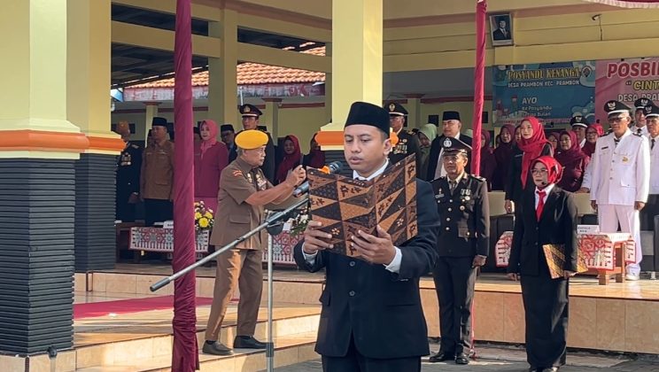 Penghulu KUA Prambon Pimpin Doa Upacara Hari Ulang Tahun (HUT) ke-81 RI di Kecamatan Prambon