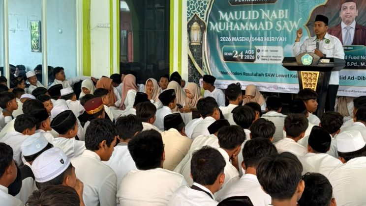 Penghulu KUA Prambon Isi Peringatan Maulid Nabi 1448 H. di SMPN 2 Prambon