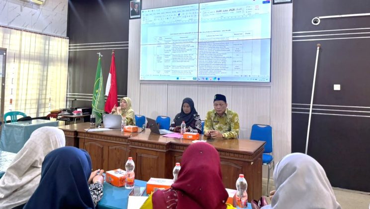 Penguatan Kompetensi Guru Pembina TKA MA Se-KKM Sidoarjo mapel Matematika, B.Indonesia dan B.Inggris