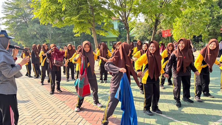Semarak HUT RI ke-81: MTsN 4 Sidoarjo Gelar Lomba Singer Religi, Vlog Adiwiyata, dan SEMAR di Hari Ketiga