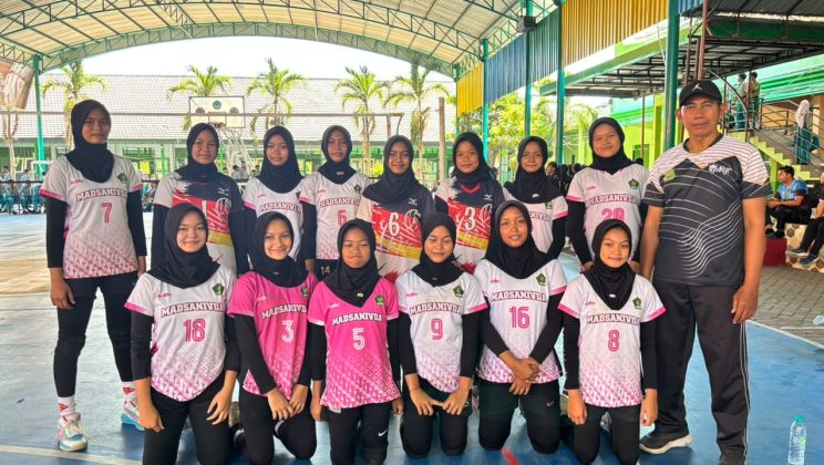 Penuh Perjuangan! Tim Voli Putra dan Putri MTsN 4 Sidoarjo Raih Juara di Ajang HUT RI Ke-81 Kecamatan Tulangan
