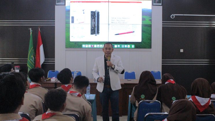 Workshop Penulisan Karya Sastra di MAN Sidoarjo