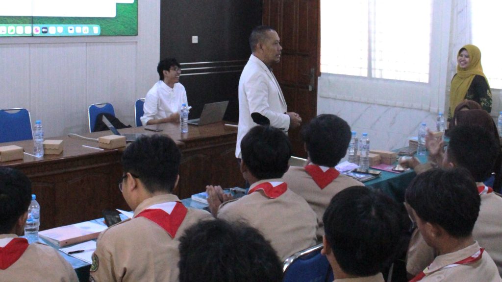 Murid MAN Sidoarjo Antusias mengikuti Workshop Penulisan Karya Sastra