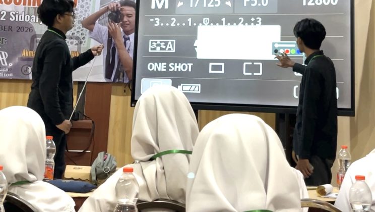 Belajar Kamera DSLR hingga Berani Bicara, 48 Siswa MTsN 2 Sidoarjo Belajar Menjadi Jurnalis Muda