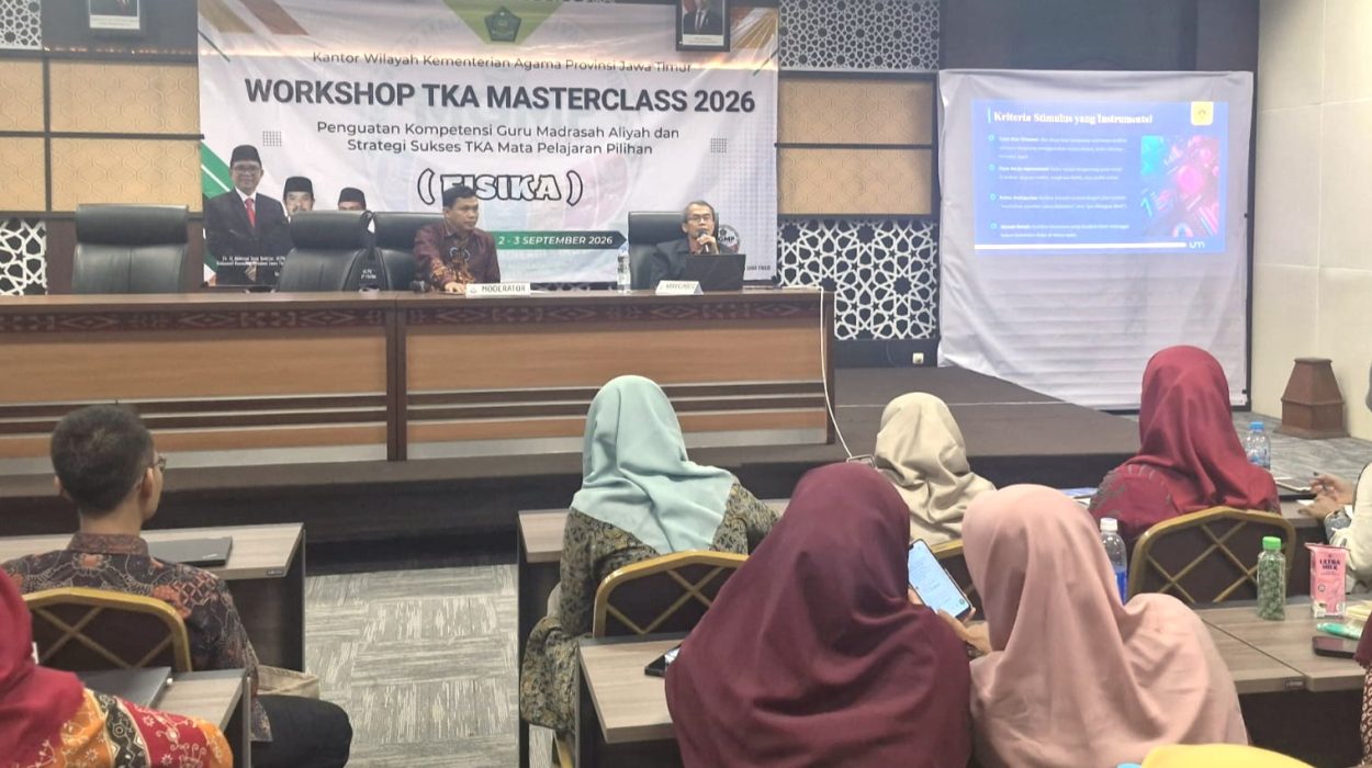 Guru MAN Sidoarjo mengikuti Workshop TKA Masterclass 2026 yang diadakan oleh Kanwil Kemenag Jawa Timur