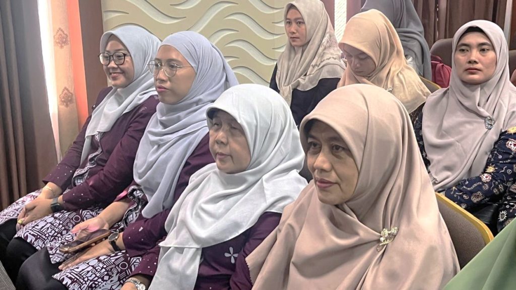 Guru Fisika dan Biologi dari MAN Sidoarjo Tampak Antusias dalam mengikuti Workshop TKA Masterclass 2026