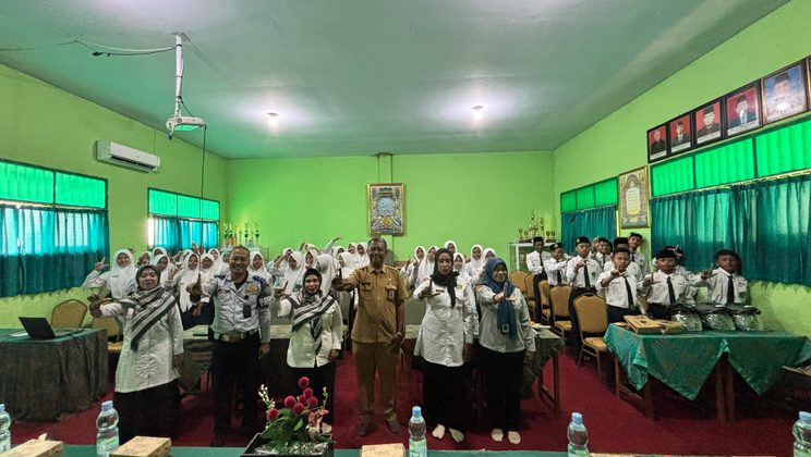 Dishub Kabupaten Sidoarjo Gelar Sosialisasi Keselamatan Berlalu Lintas di MTs Negeri 4 Sidoarjo