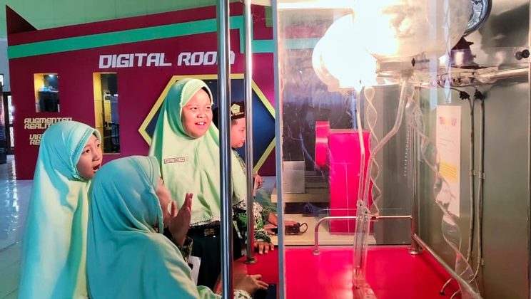 Belajar Sains Lebih Seru, MIN 1 Sidoarjo Ajak Siswa Sulap Teori Jadi Nyata di Museum Mpu Tantular