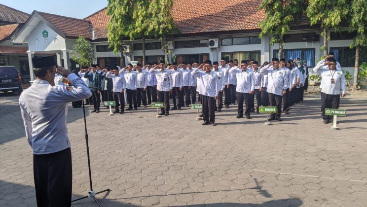 Apel Senin Pagi : Pembina Apel Ingatkan ASN Soal Hakikat Pelayanan dan Nilai Integritas Diri