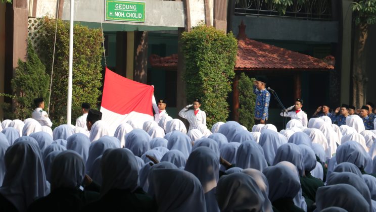 Upacara Hari Kesaktian Pancasila di MAN Sidoarjo