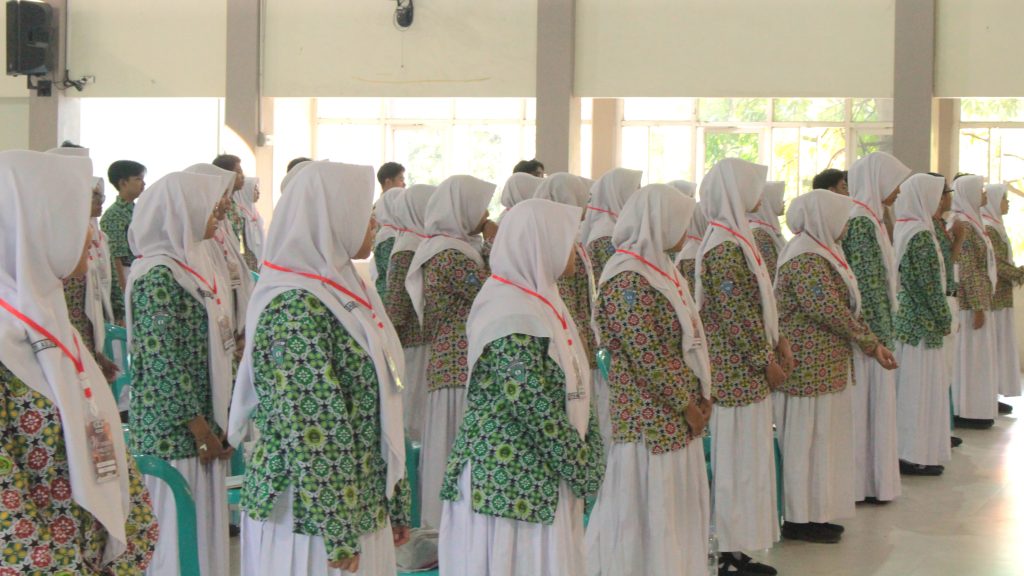 Peserta dari Jurnalistik El-Manzil MAN Sidoarjo mengikuti rangkaian kegiatan Peningkatan Kompetensi Jurnalistik dan Manajemen Media