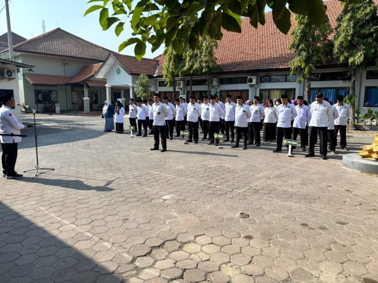 Apel Senin Pagi, Plt Kasi Pendma Harapkan OMI 2026 Jatim Berjalan Lancar dan Sidoarjo Raih Prestasi