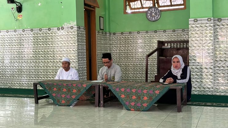 Jumat Berkah di MTsN 4 Sidoarjo: Doa Bersama dan Tausiyah Menyejukkan Hati di Siang Hari