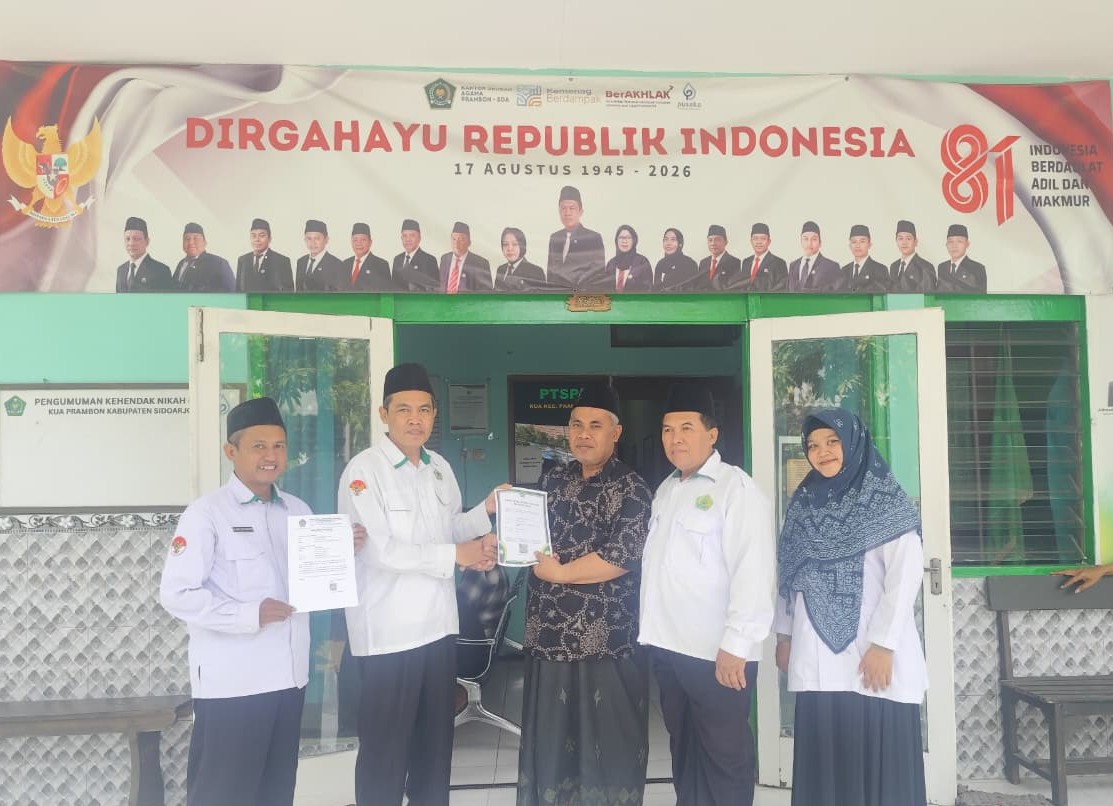 KUA Prambon Serahkan SKT Majelis Taklim Al Mujahadah Simpang, Perkuat Tertib Administrasi dan Kelembagaan Keagamaan