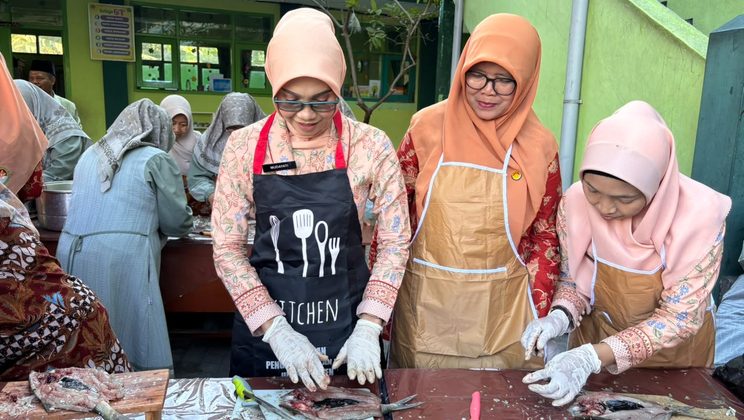 Dari Cabut Duri hingga Olahan Lezat, DWP MIN 2 Sidoarjo dan DWP Kemenag Sidoarjo Berbagi Keterampilan