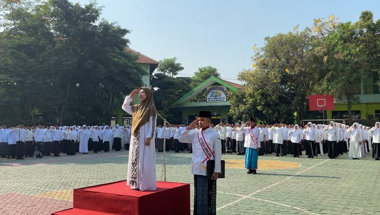 Hari Santri 2026 di MTsN 4 Sidoarjo: Semangat Resolusi Jihad Menyatu dengan Prestasi Tahfidz Siswa
