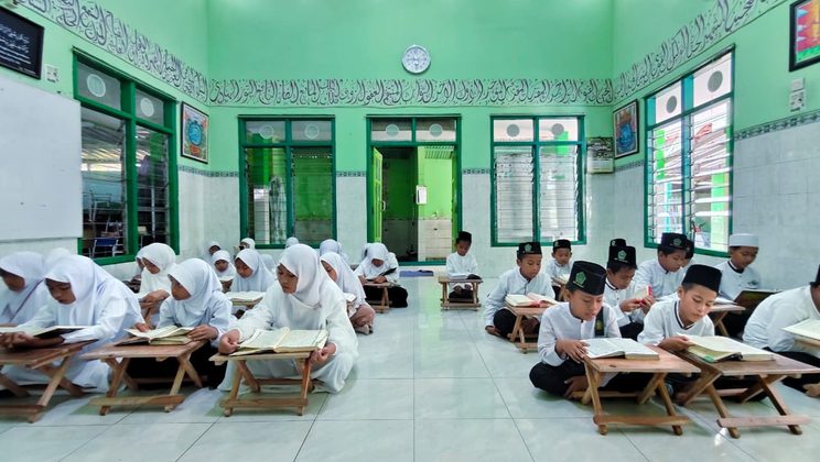 Gema Qur’ani HSN 2026: Siswa MIN 1 Sidoarjo Khusyuk Larut dalam Khataman dan Doa Bersama