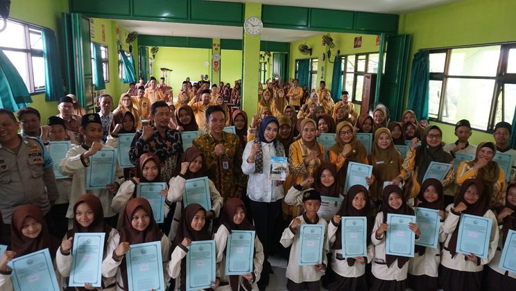 Buku Antologi “Perempuan yang Menginspirasi Sidoarjo” Resmi Diluncurkan, Wabup Hj. Mimik Idayana